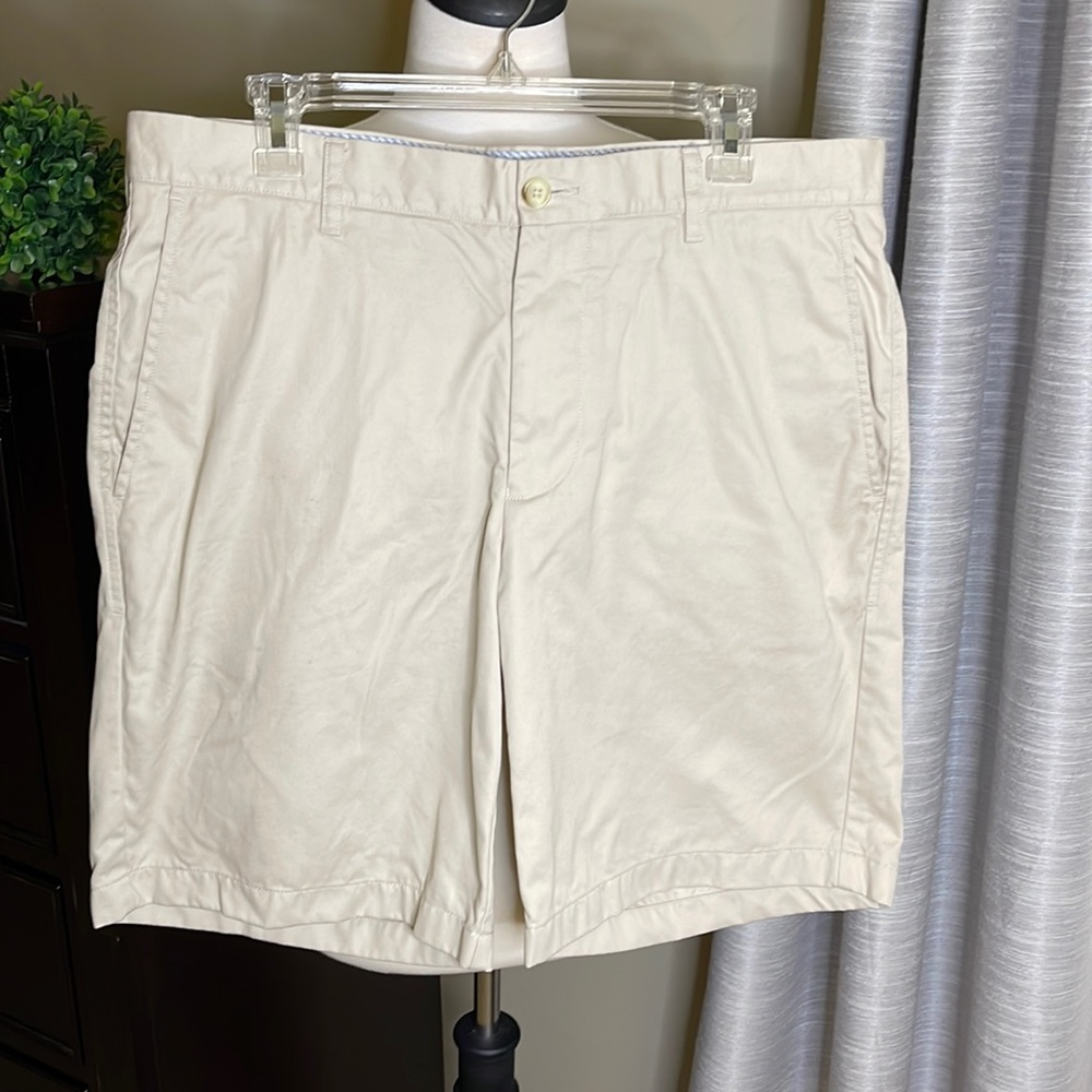 Southern Tide mens Skipjack khaki shorts W35